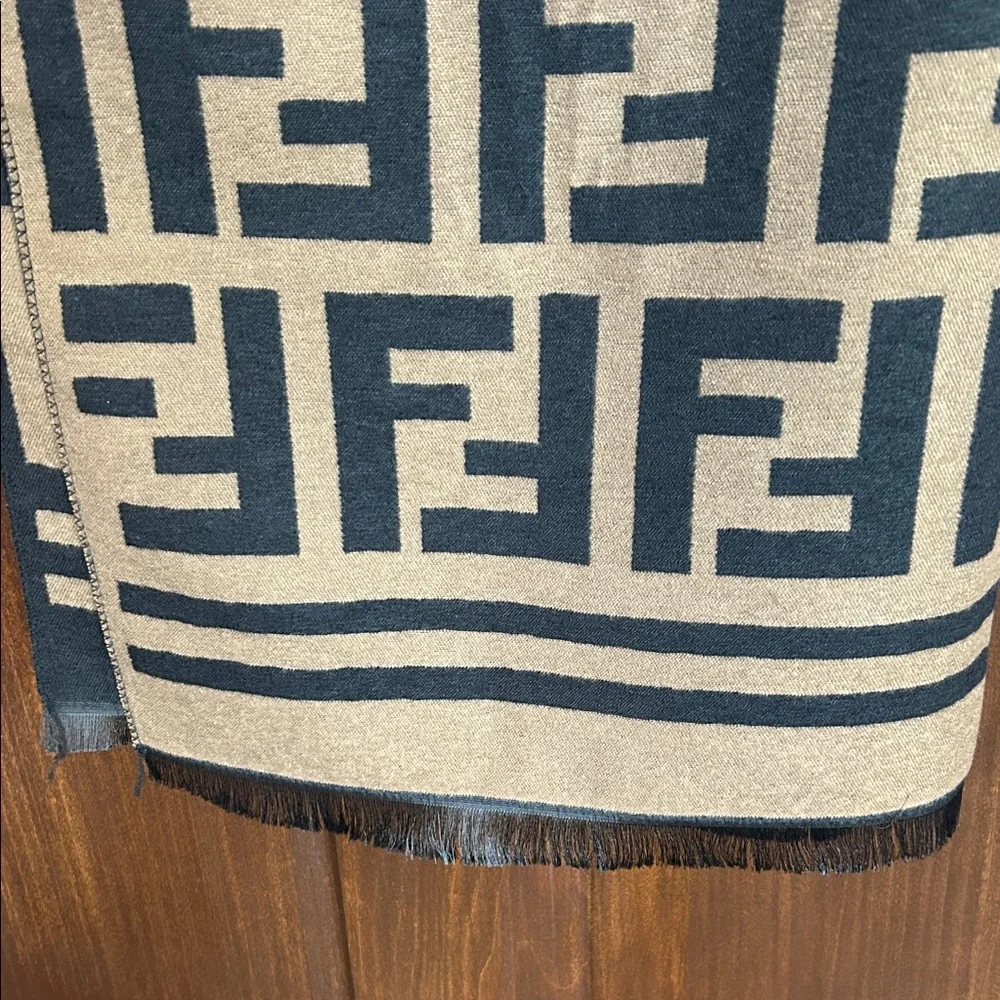 Black and Tan Bath scarf/wrap - Picture 3 of 3